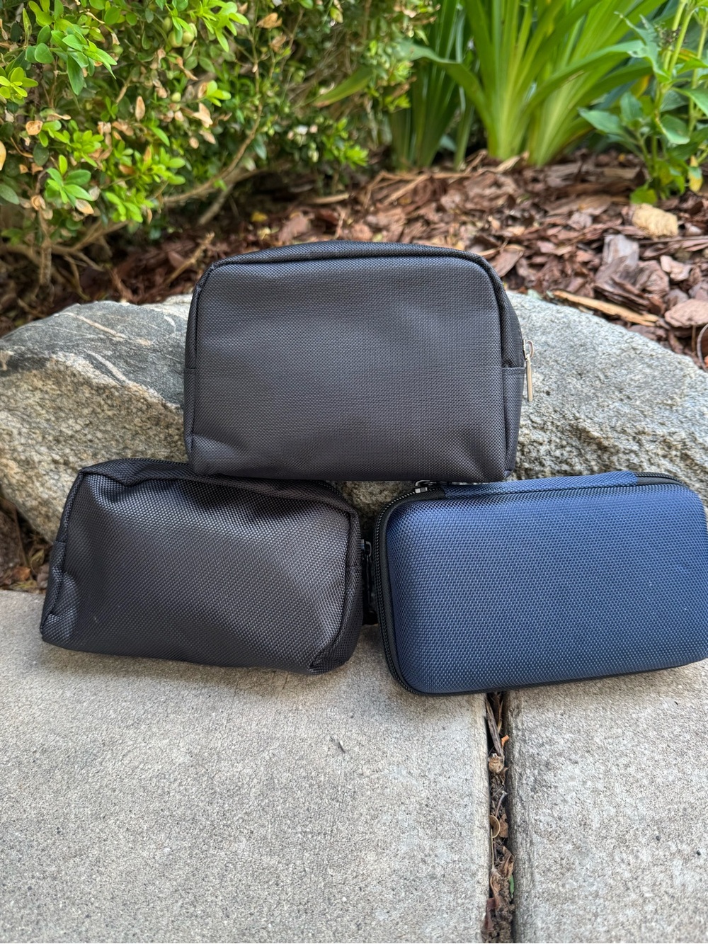 Tumi Black Men's Toiletry Bags Set - Three-Piece Dopp Kit Collection - Picture 2 of 9